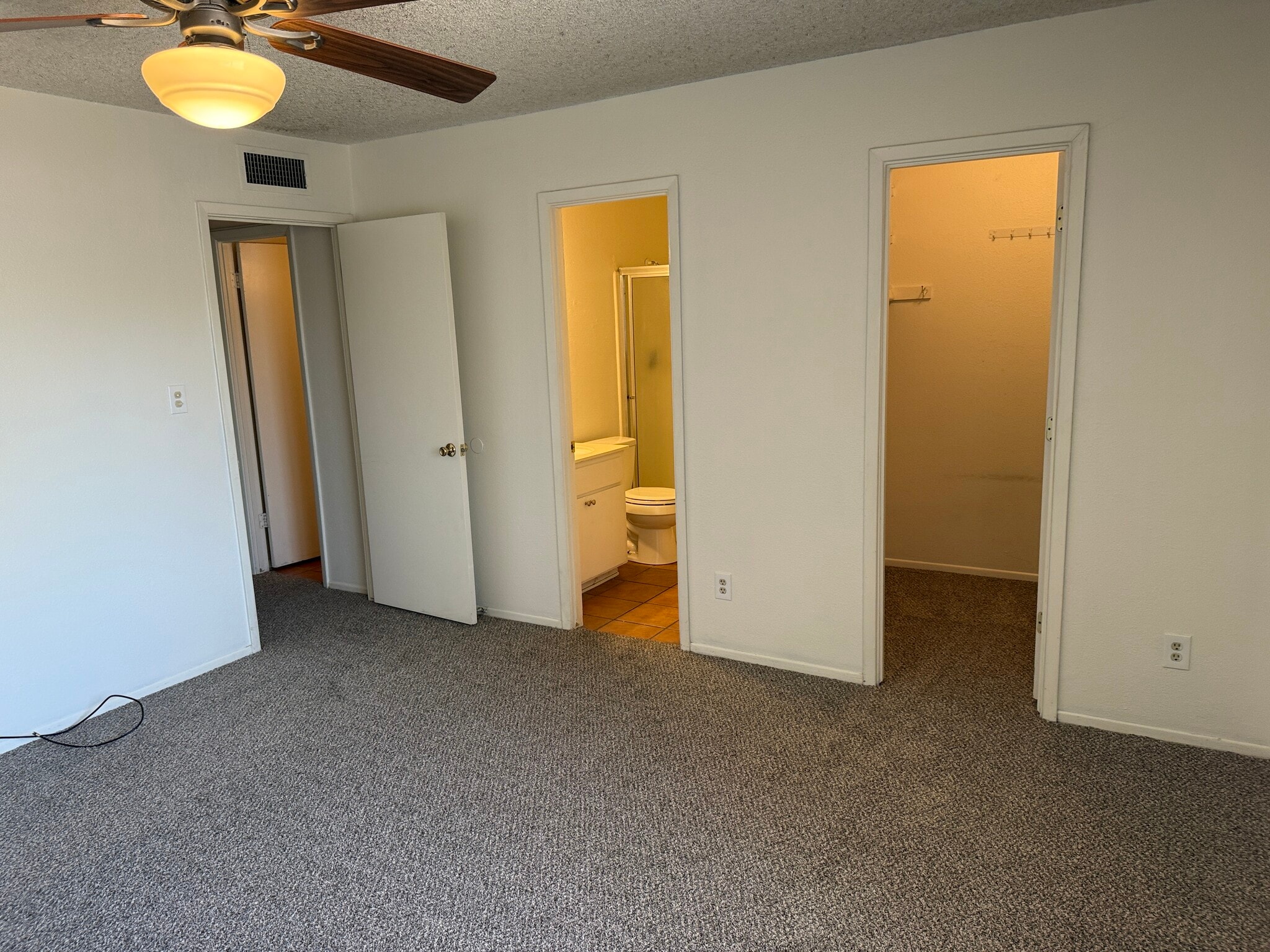 Building Photo - 2105 E Colgate Dr