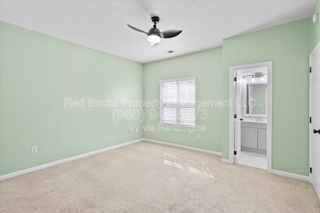 Building Photo - 6443 Mallard View Ln