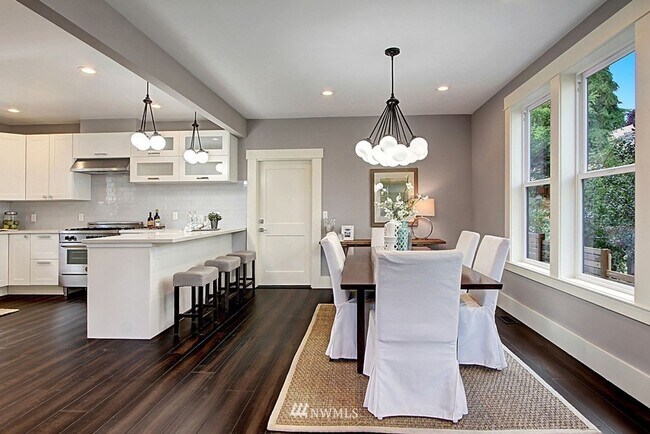 Building Photo - Spacious 5BR 3.5BA Home in Ravenna – Garage, Fenced Yard, A/C