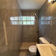 Building Photo - 732 Moffett St