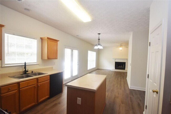Building Photo - 2254 Caneridge Trail SW