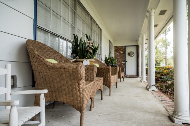 Building Photo - 8647 San Servera Dr E