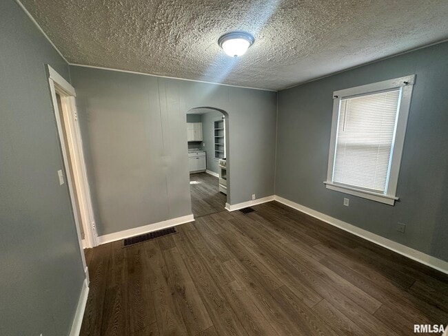 Building Photo - 1013 Mechanic St