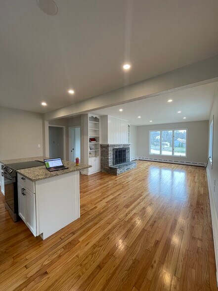Building Photo - 152 Woodland Ave