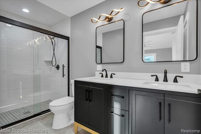 Building Photo - 1654 Giddings Rd