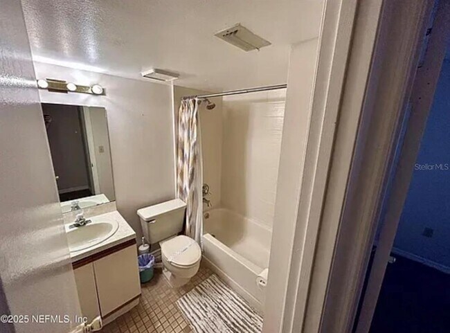 Building Photo - 1162 Carmel Cir