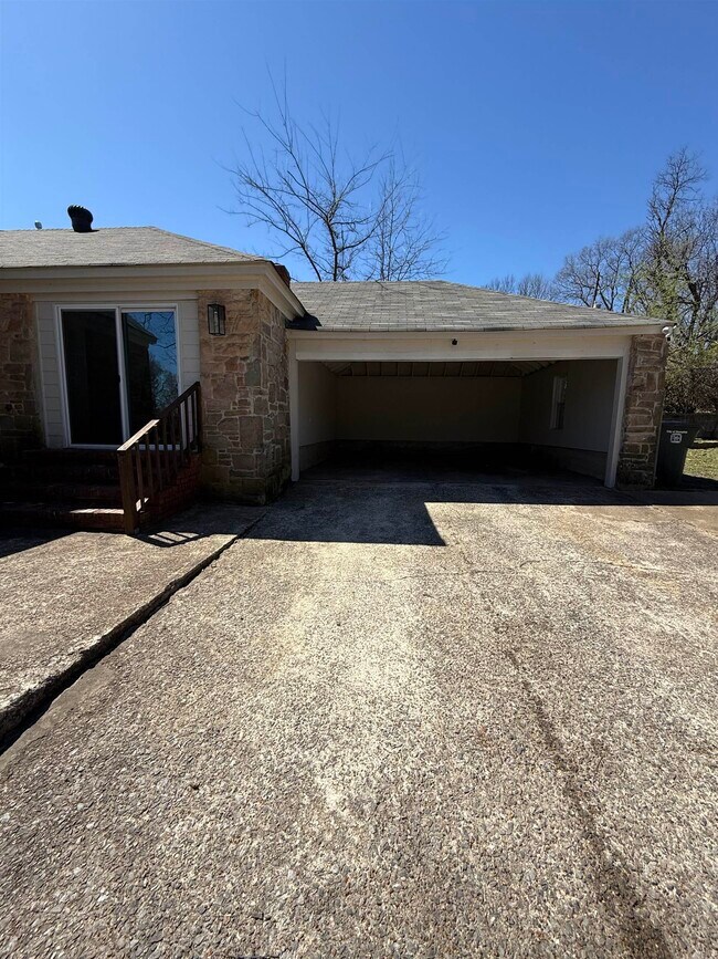 Building Photo - 764 Dunn Ave