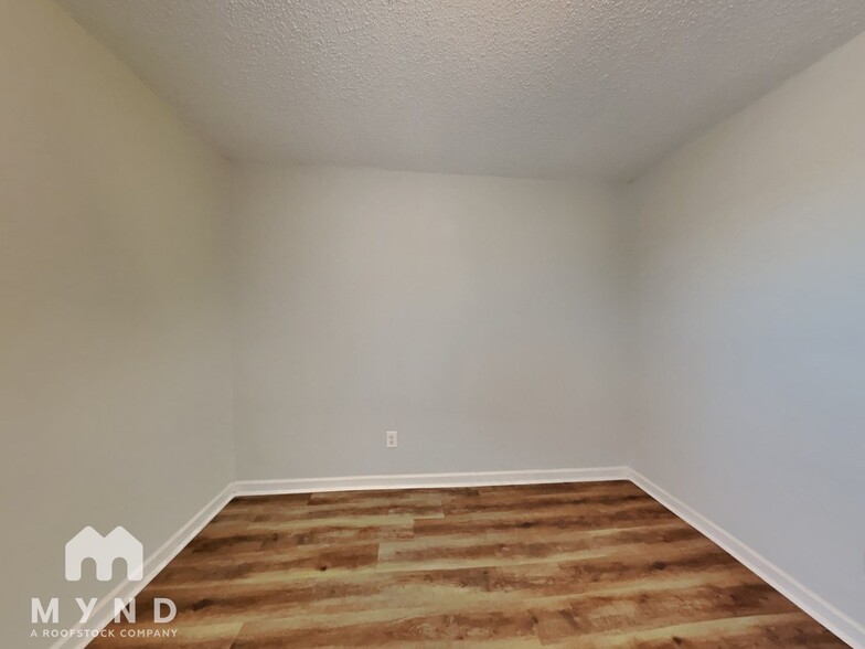 Building Photo - 4116 Iron Horse Rd