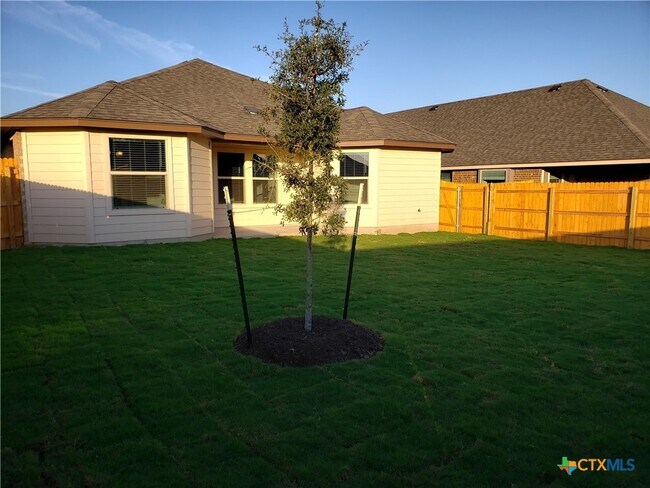 Building Photo - 5550 Perdita Dr