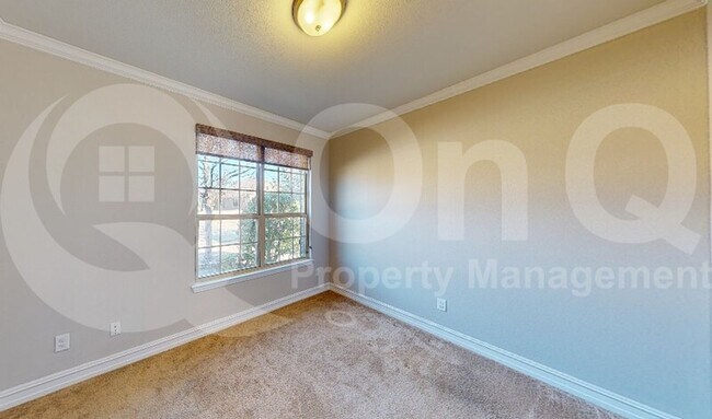 Building Photo - 1055 Enchanted Rock Dr