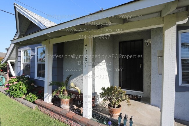 Building Photo - 7164 Santa Teresa Cir