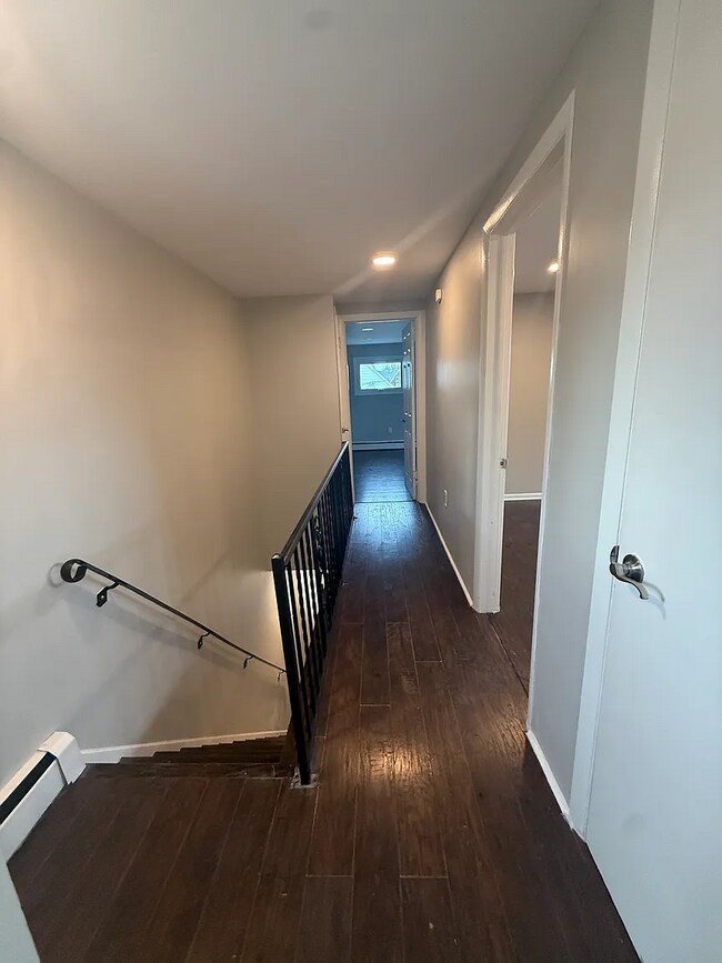 Building Photo - 1346 10th Ave