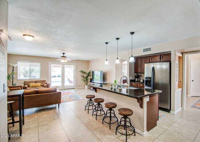 Building Photo - 6832 W Morrow Dr