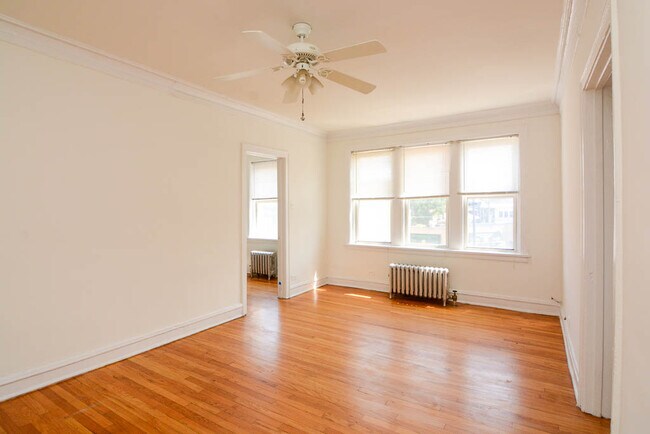 Building Photo - 4801 N Fairfield Ave