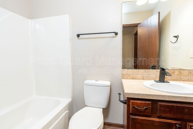 Building Photo - 711 Bristol Cir