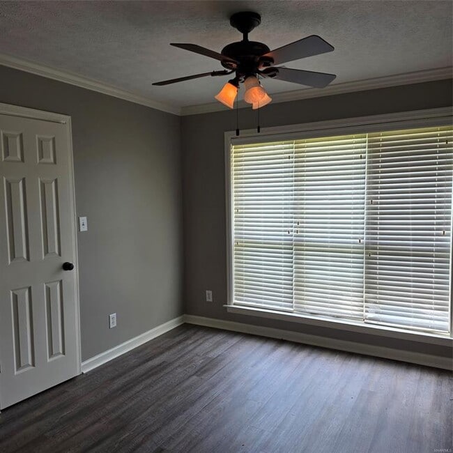 Building Photo - 1736 Twelve Oaks Ln