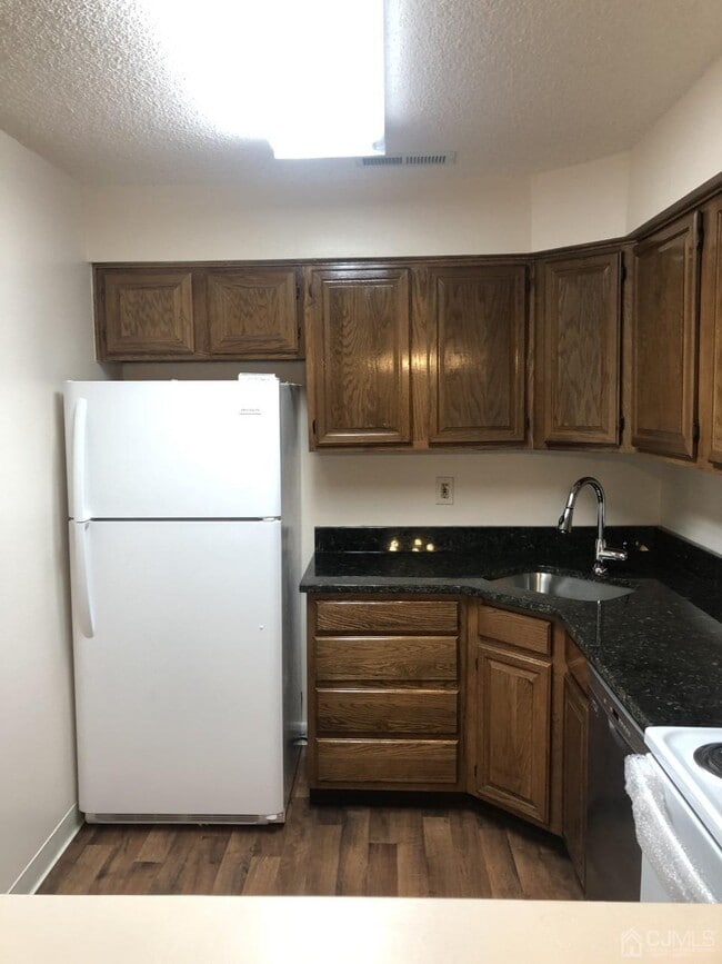 Building Photo - 1019 Ravens Crest Dr