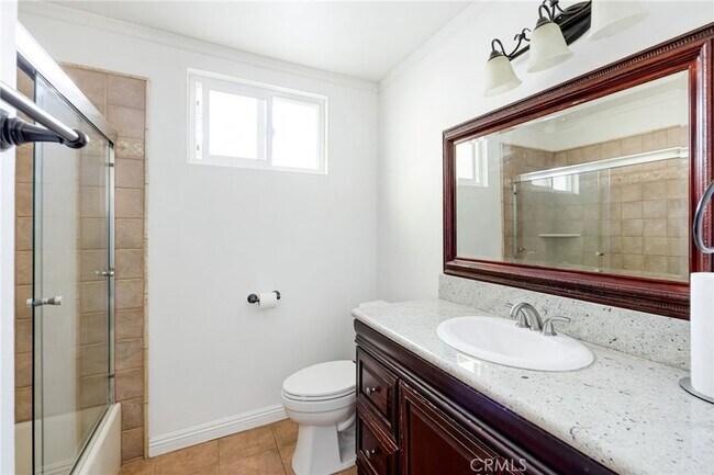 Building Photo - 7044 White Oak Ave