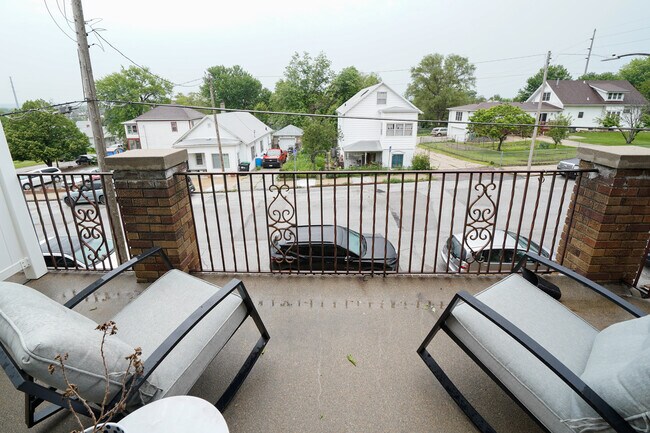 Building Photo - 1316 S 6th St