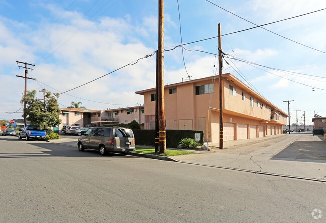 Building Photo - Bon Marche Apartments