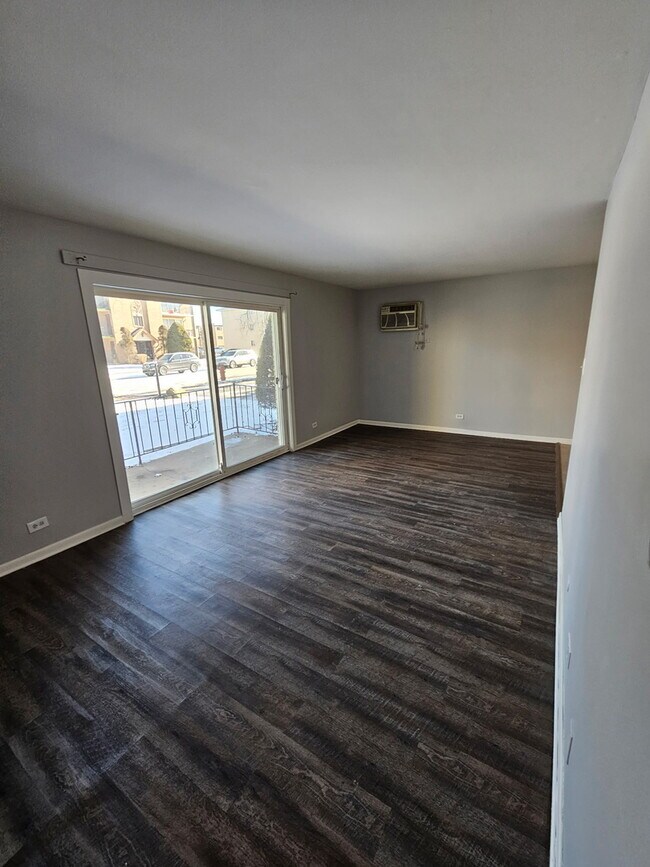 Building Photo - 10326 Mayfield Ave