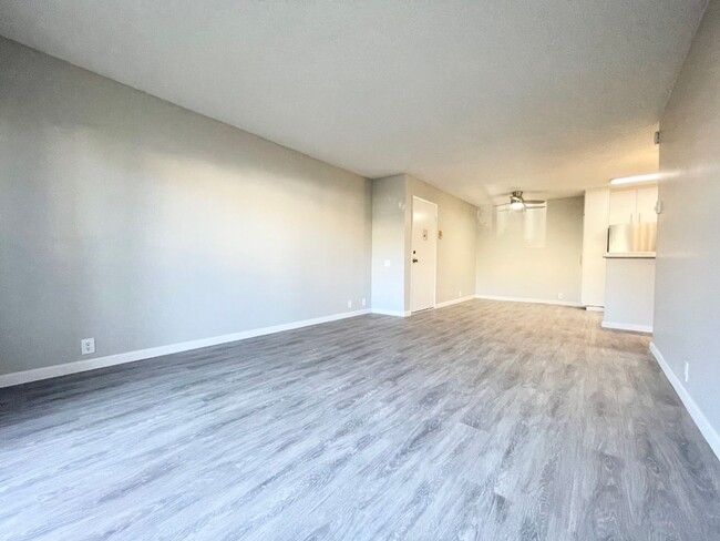 Building Photo - 1 Bedroom 1 Bath Condo (Pacific Beach)