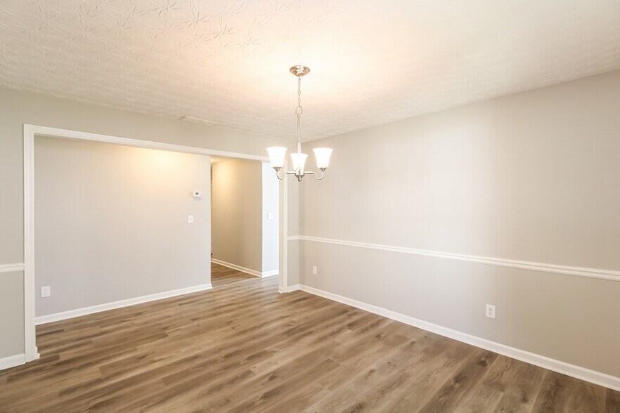 Building Photo - 75 Shadowbrooke Cir SW