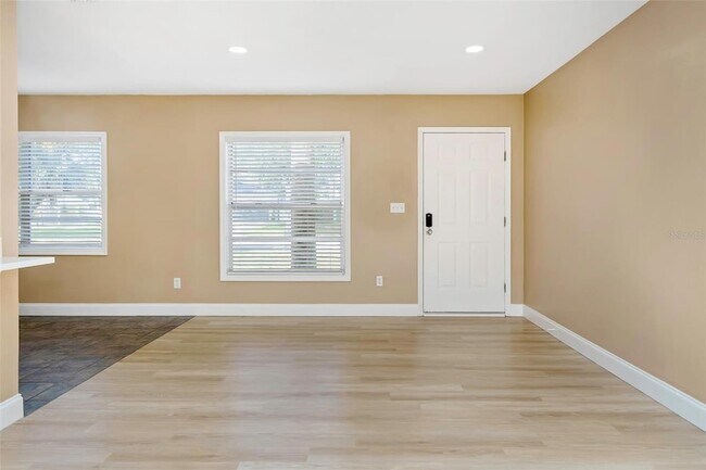 Building Photo - 4622 W El Prado Blvd