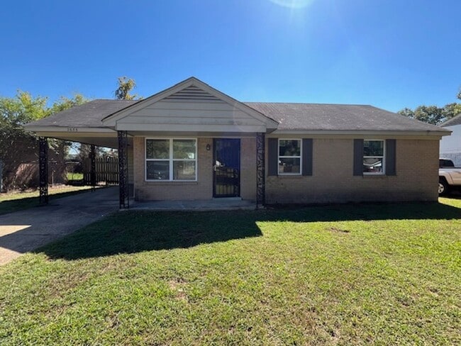Primary Photo - Renovated 3 Bedroom 1 Bath Home for Rent! ...