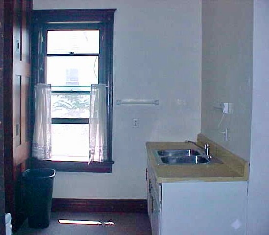 Building Photo - 403 S Main St
