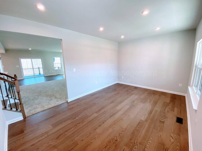 Building Photo - 1226 City View Ln