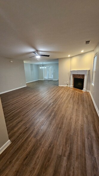 Building Photo - 200 Grantham Cir