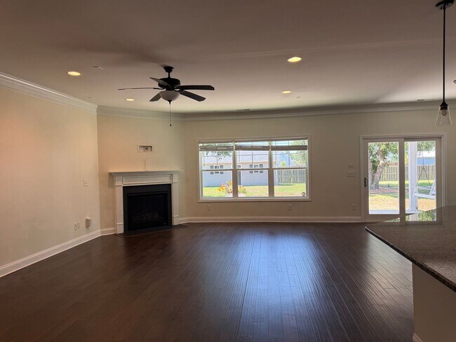 Building Photo - Beautiful unfurnished 5 Bedroom 3 Bath home in The Preserve at Tidewater Sneads Ferry
