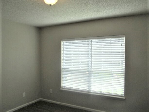 Building Photo - 1720 Hunters Ridge Rd