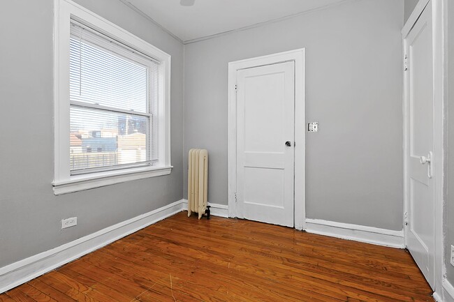Interior Photo - 6201 S Troy St. Chicago IL