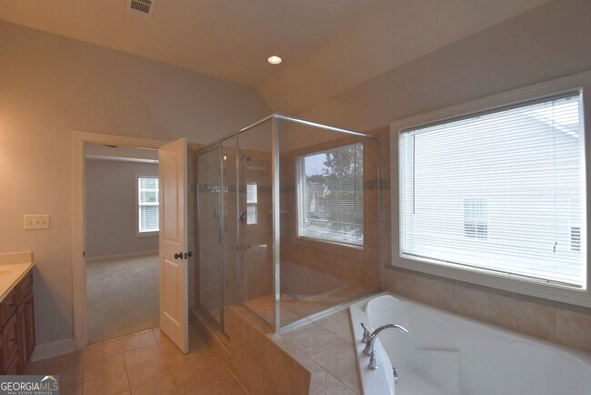 Building Photo - 606 Blackburn Ln