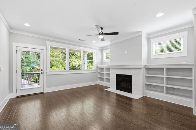 Building Photo - 254 Lamon Ave SE