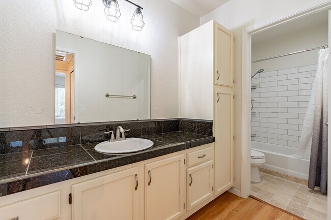 Building Photo - Chandler's Best-Kept Secret: Spacious Cond...