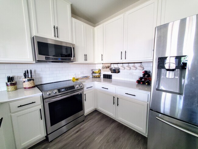 Building Photo - 14120 James Garfield St