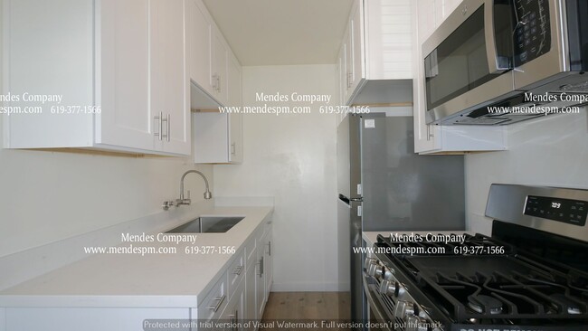 Building Photo - Recently Remodeled 1 bed / 1 bath Apartmen...