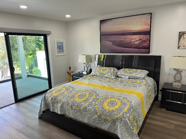 Building Photo - 18912 Pasadero Dr