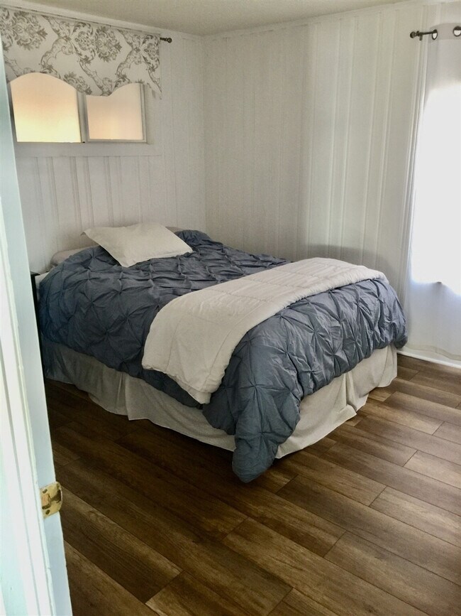 Building Photo - 28 Beach St