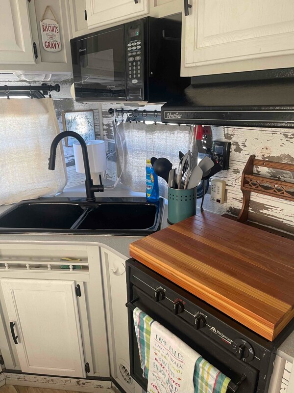 Building Photo - 8875 Calle de Brazito