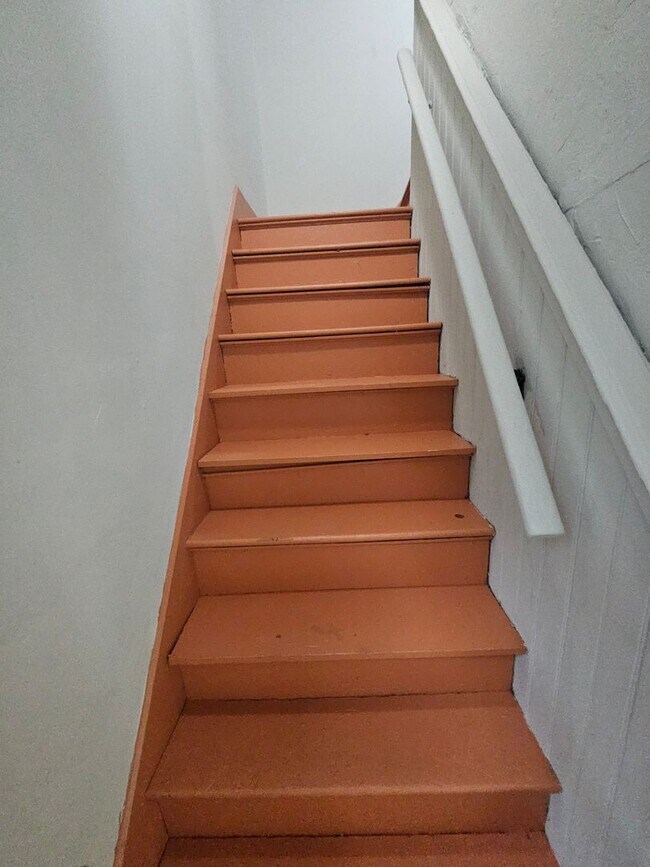 Building Photo - 4bed/2bath house  (EHA APPROVED)