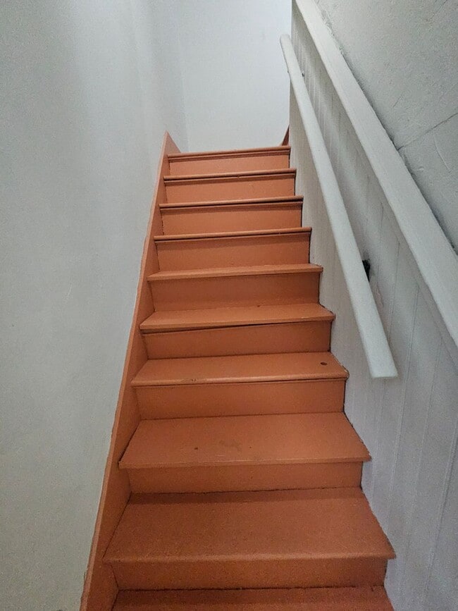 Building Photo - 4bed/2bath house