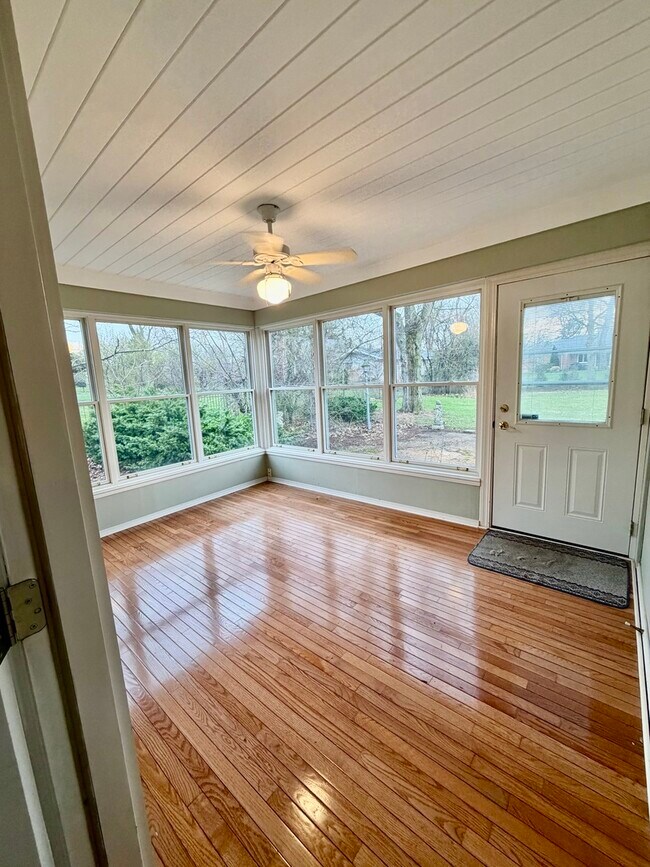 Building Photo - 26 Windsor Dr