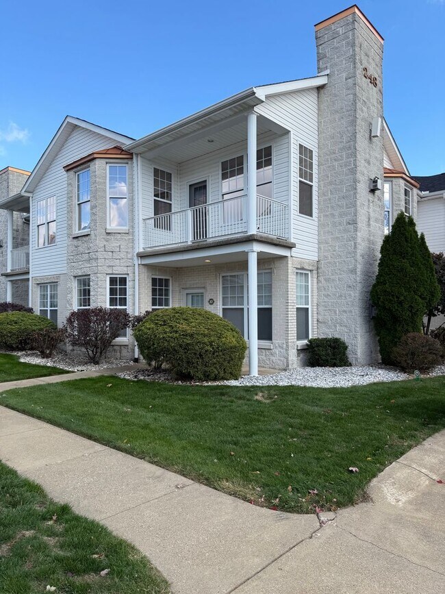 Primary Photo - Adams Pointe 2 bedroom, 2 bathroom home