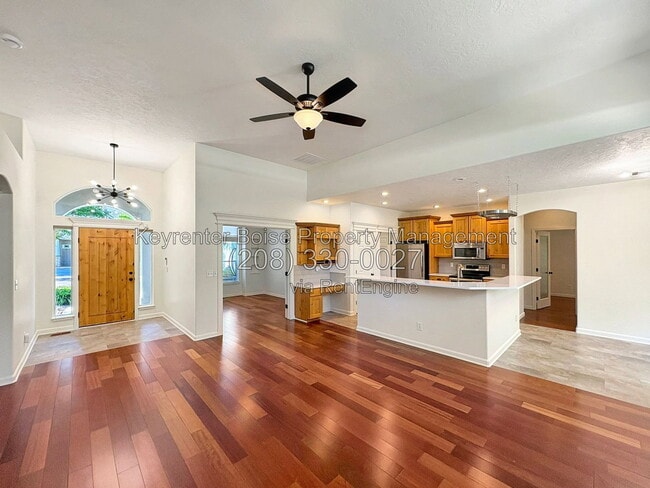 Building Photo - 650 E Whitney Ct