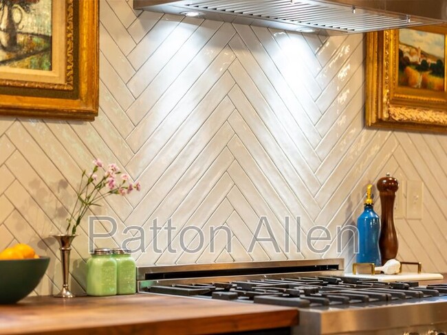 Building Photo - 206 Waynesville Ave