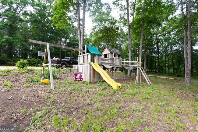 Building Photo - 5166 Wheeler Dr